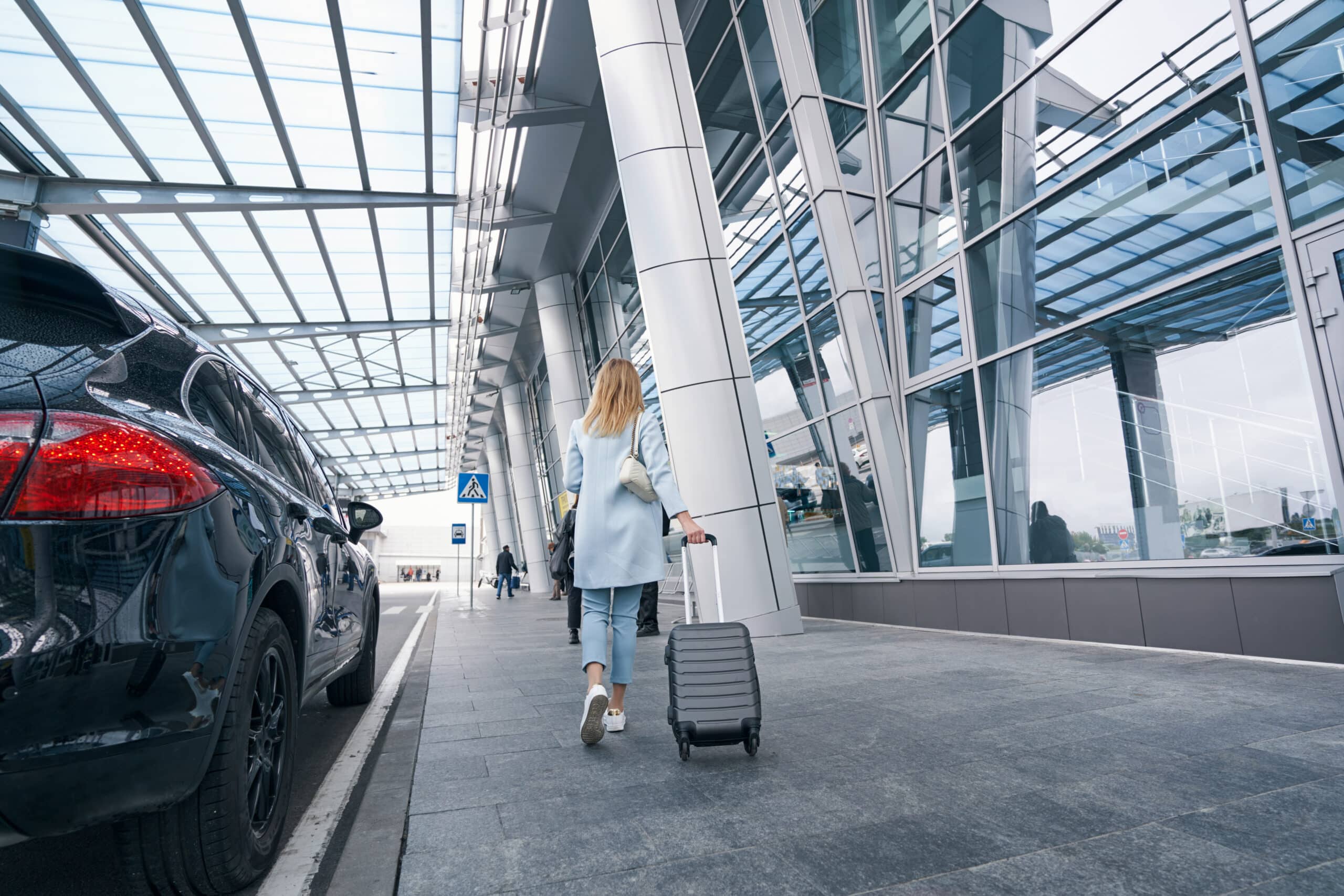 7 Business Benefits of Using Airport Limo Service in Detroit