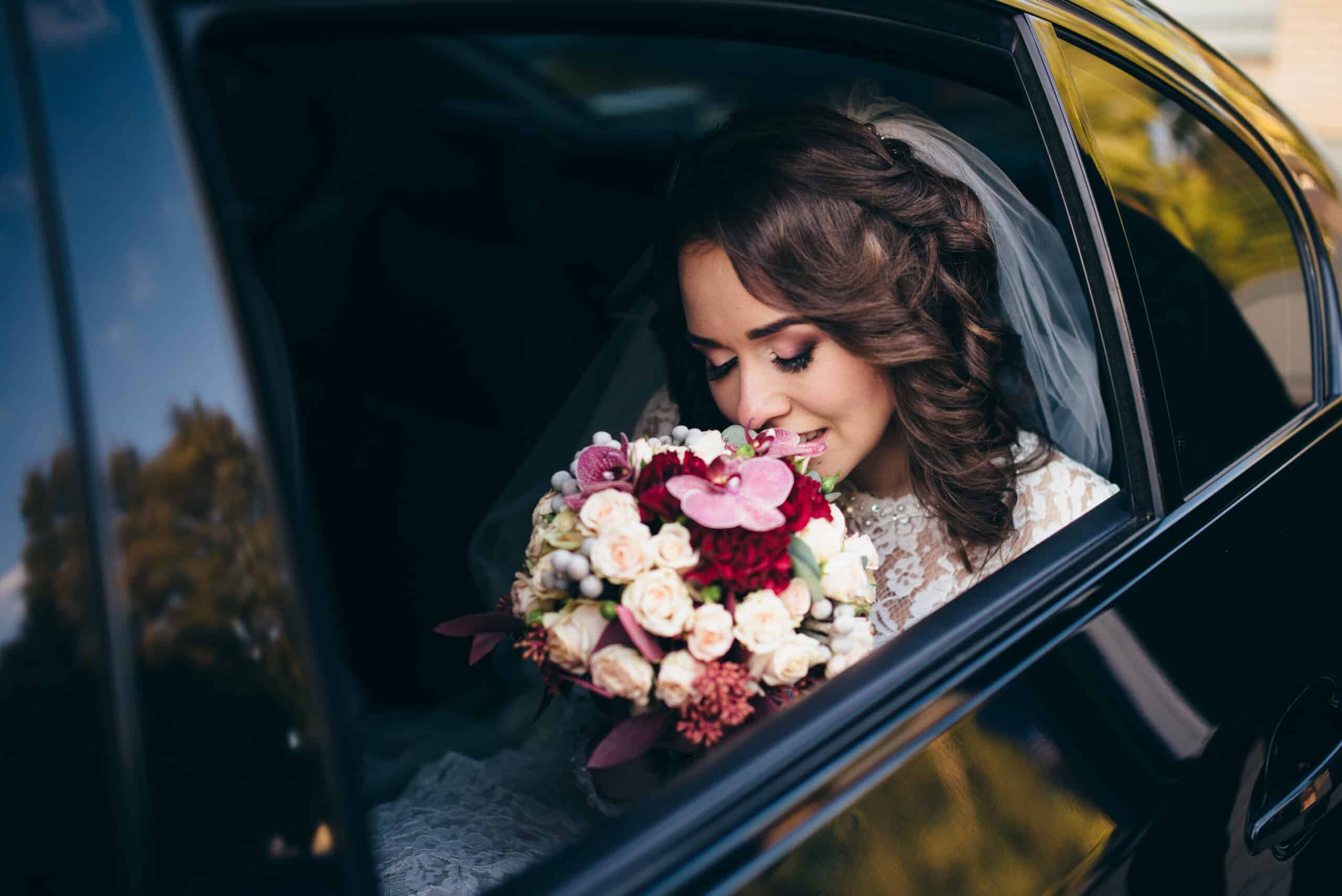 Wedding Limousine Services: What Are the Benefits of Using Them?