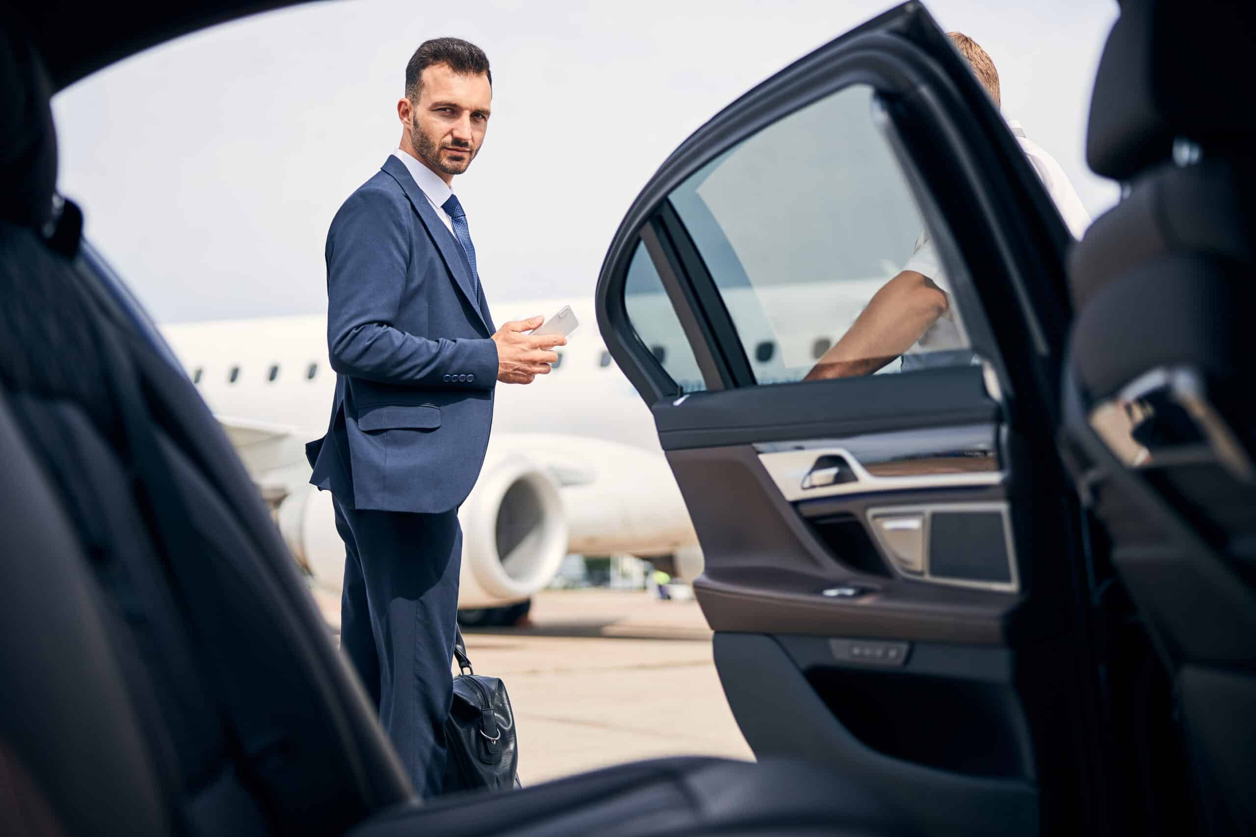 Maximizing Convenience with Chauffeured Airport Transportation: A Luxurious and Efficient Travel Solution